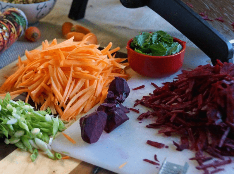 Салат из сырой свёклы – 8 рецептов